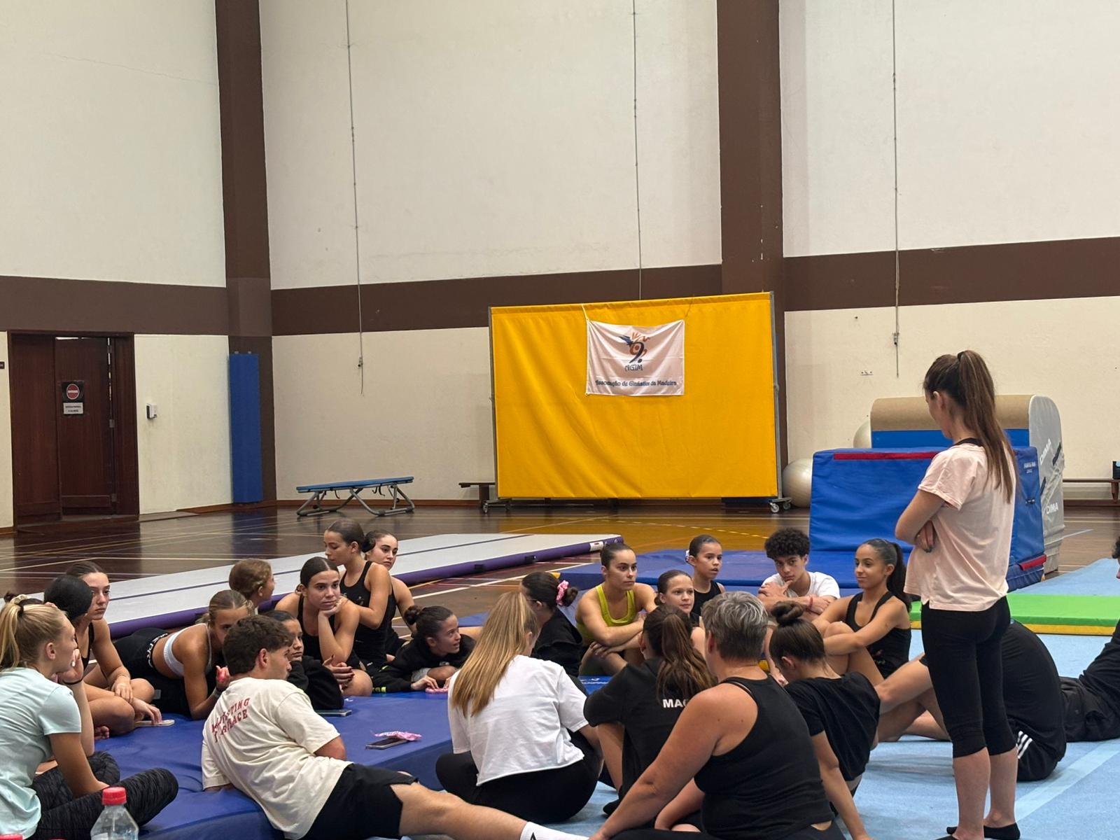 Ação de Formação “Abordagem Inicial das Técnicas de Base de Acrobática 4.0”